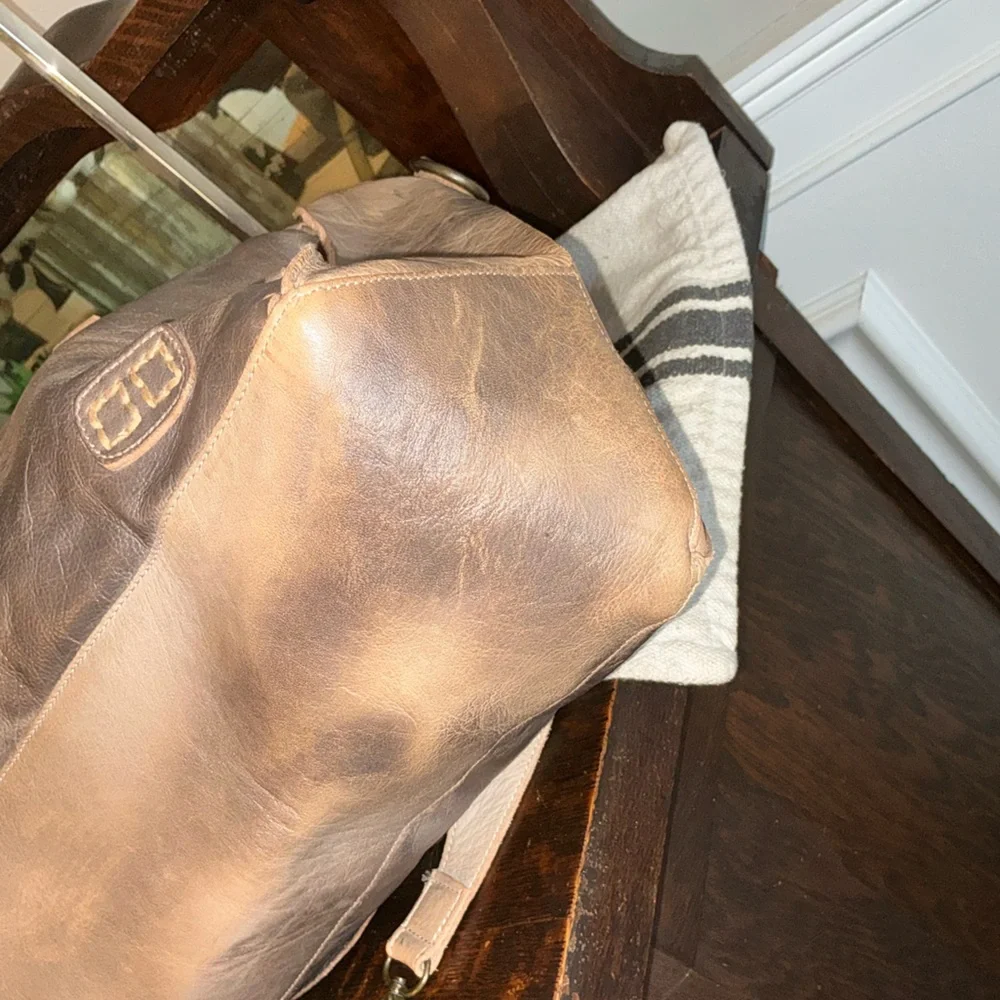 NWOT Bed Stu Leather Rockaway Shoulder Bag Crossbody Tote Taupe Driftwood $345 - Picture 9 of 13